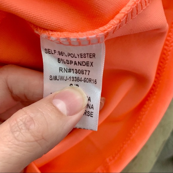 Coral romper - Picture 3 of 3